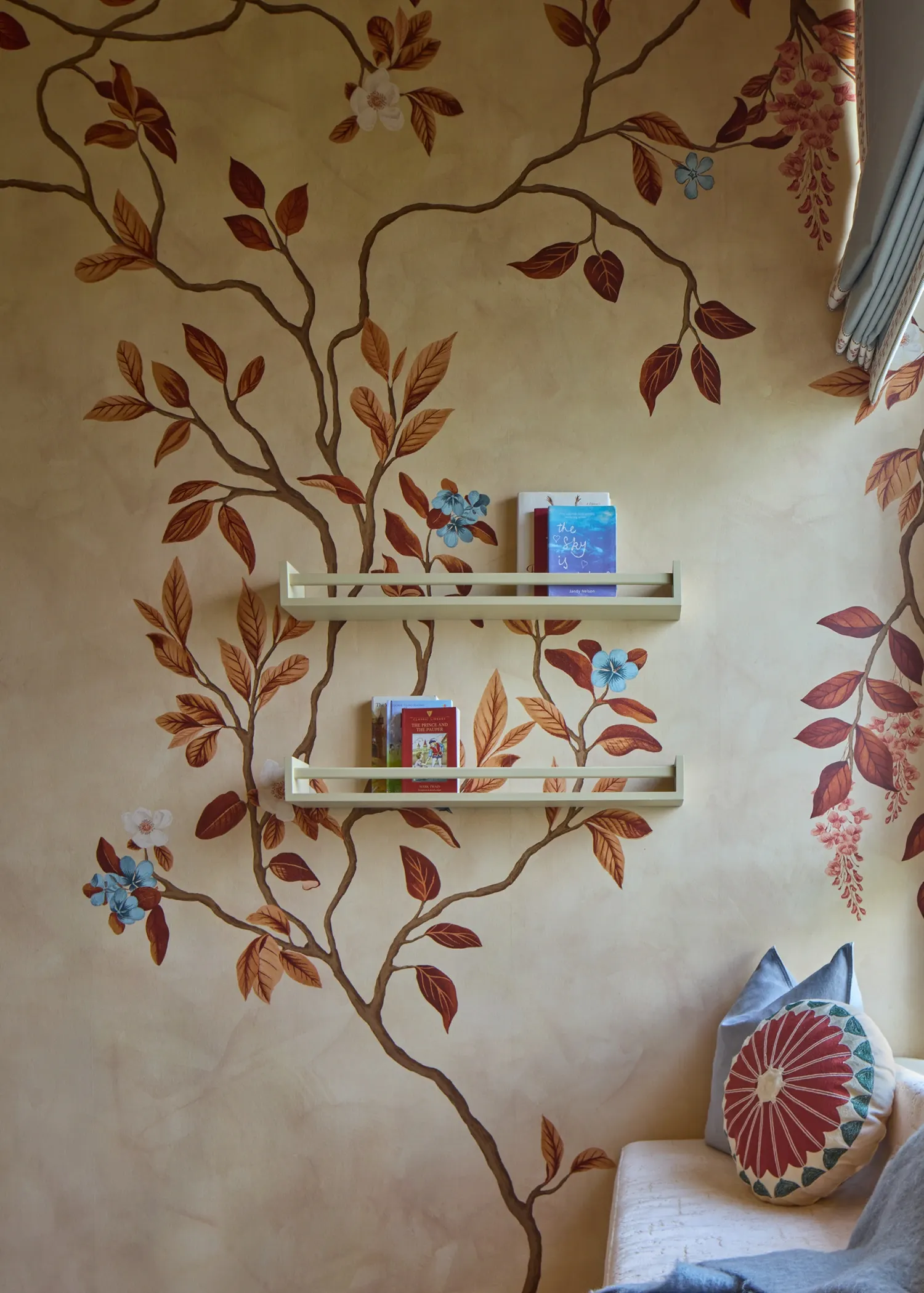 Renovation & Remodeling Services: detail from a Interior Design in Dubai project