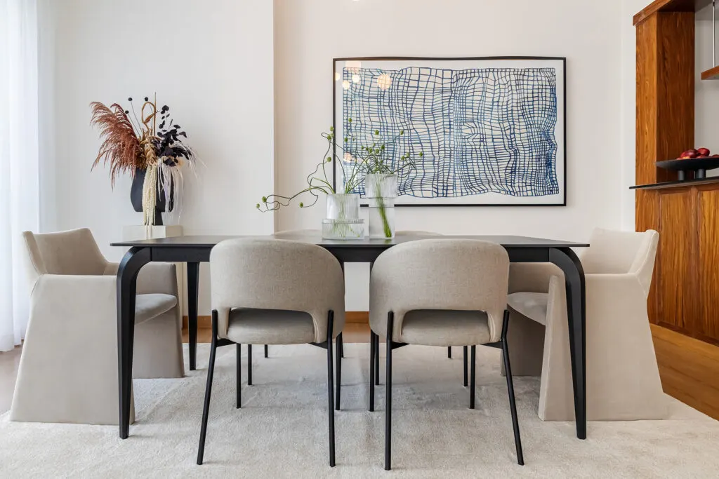 The Residence: two-bedroom apartment staged in three days for a French reality show, Dubai